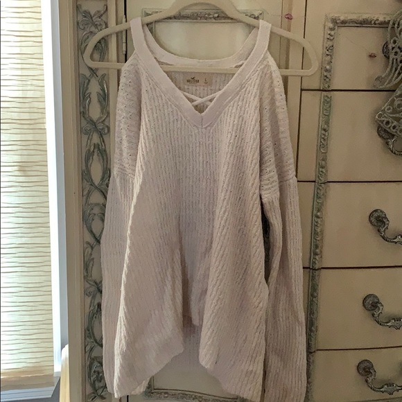 Hollister Sweaters - CREAM SWEATER HOLLISTER WORN ONCE